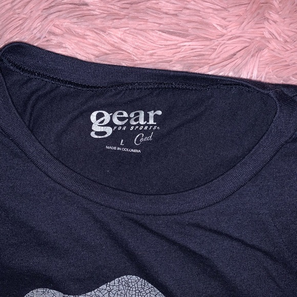 t-shirt - Picture 2 of 2